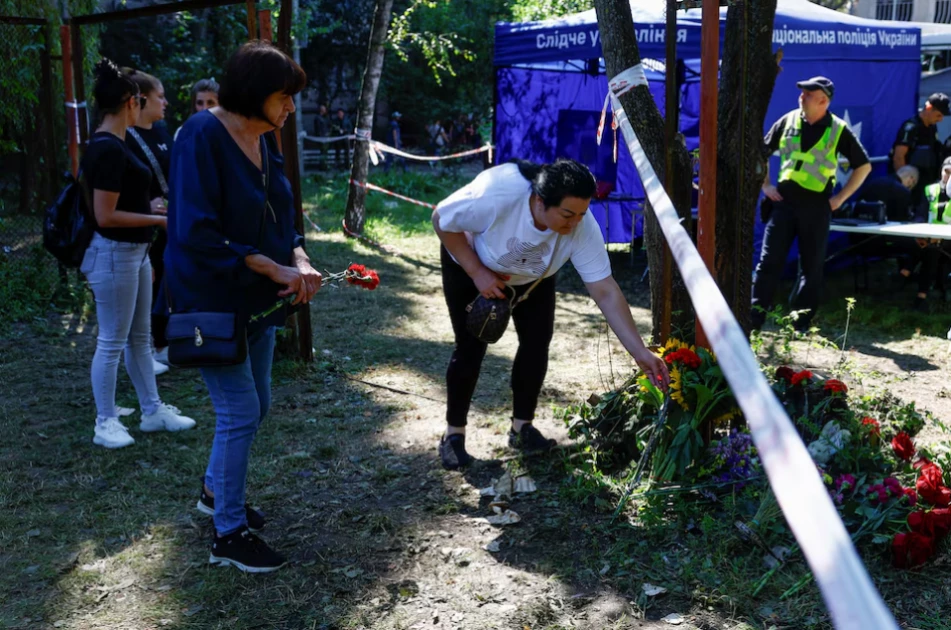 Ukrainians mourn 31 killed in Russian strike on Kyiv