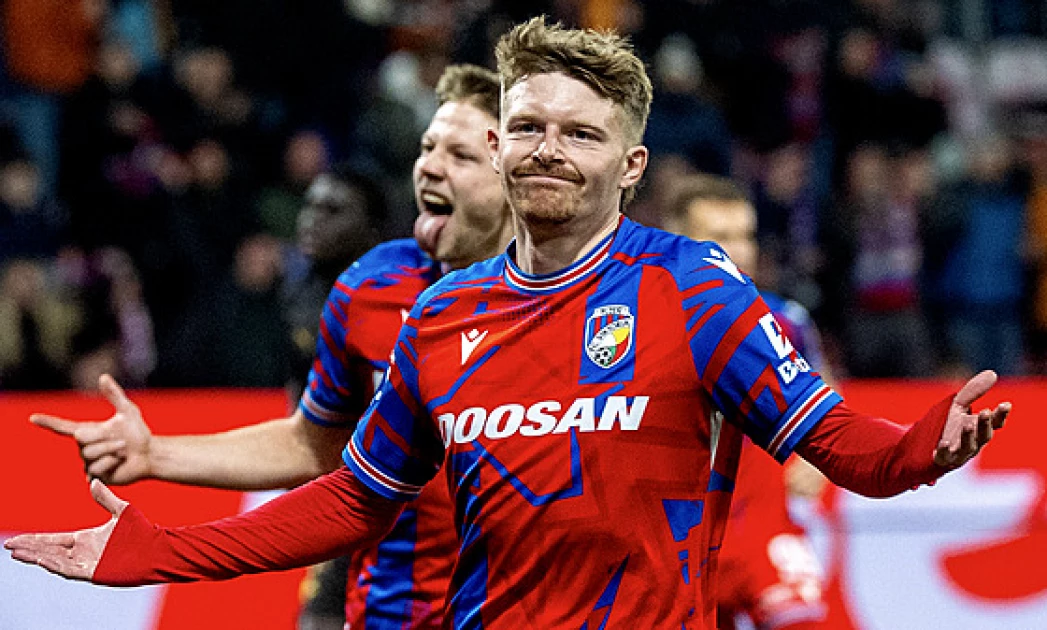 Czech midfielder Pavel Sulc signs four-year Lyon deal