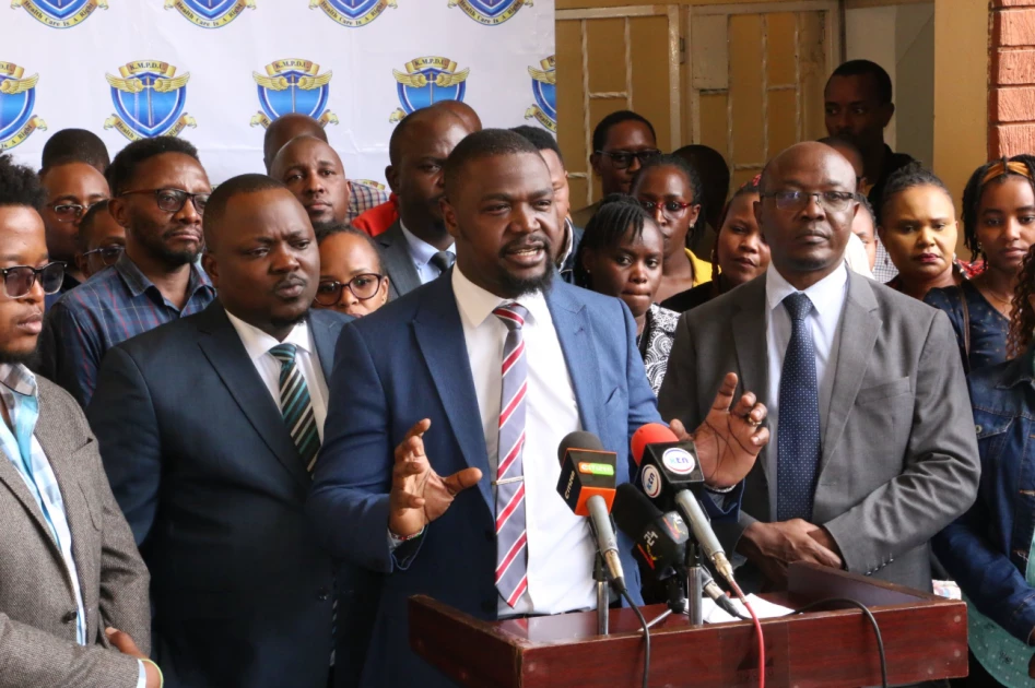 Doctors issue 14-day strike notice after Gov’t fails to honour salary promise Doctors issue 14-day strike notice after Gov’t fails to honour salary promise