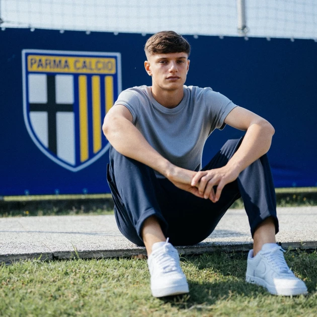 Liverpool 'agree deal' for Parma prospect Leoni Liverpool 'agree deal' for Parma prospect Leoni