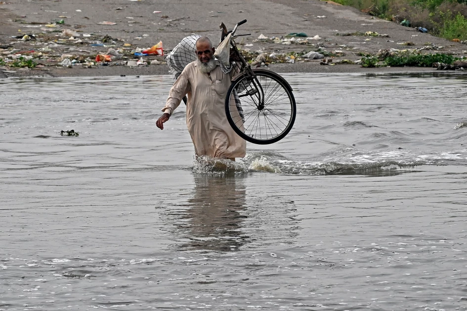 More than 20 dead in fresh Pakistan monsoon rains More than 20 dead in fresh Pakistan monsoon rains