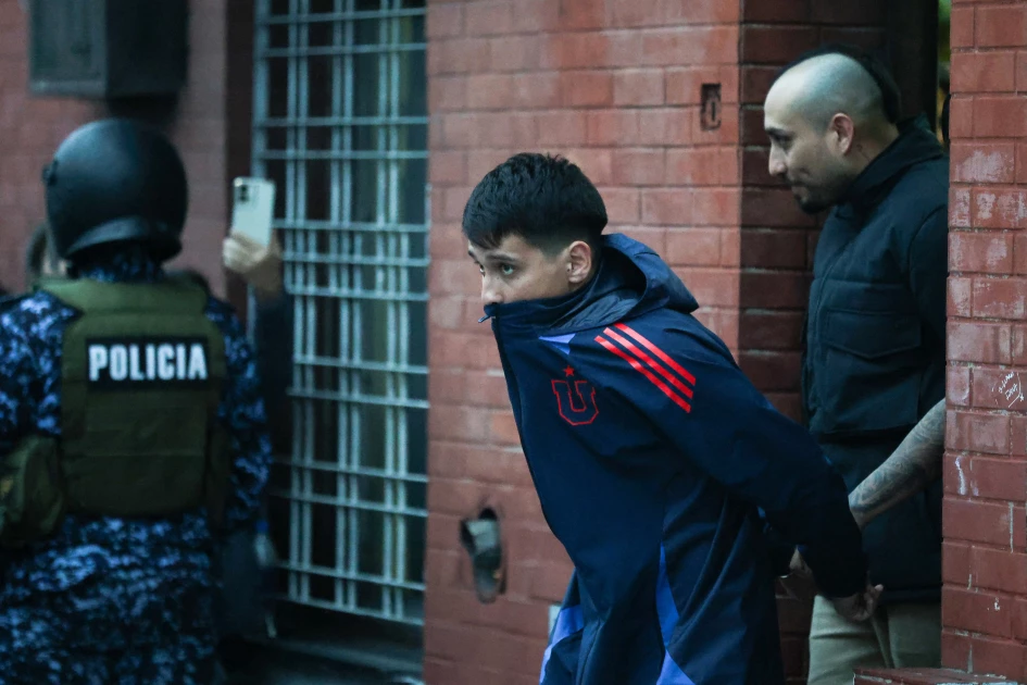 Detained Chileans freed two days after football brawl in Argentina Detained Chileans freed two days after football brawl in Argentina