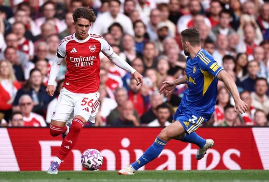Rooney forecasts 'massive future' for Arsenal teen sensation Dowman Rooney forecasts 'massive future' for Arsenal teen sensation Dowman