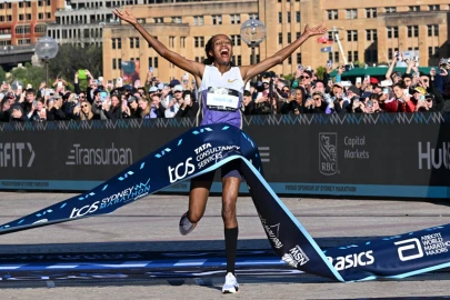 Kipchoge 9th as Hassan and Kiros smash course records to win Sydney Marathon Kipchoge 9th as Hassan and Kiros smash course records to win Sydney Marathon