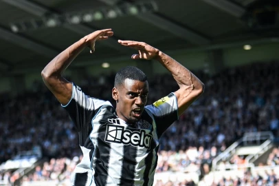 Isak poised for Liverpool switch on frantic Premier League deadline day Isak poised for Liverpool switch on frantic Premier League deadline day