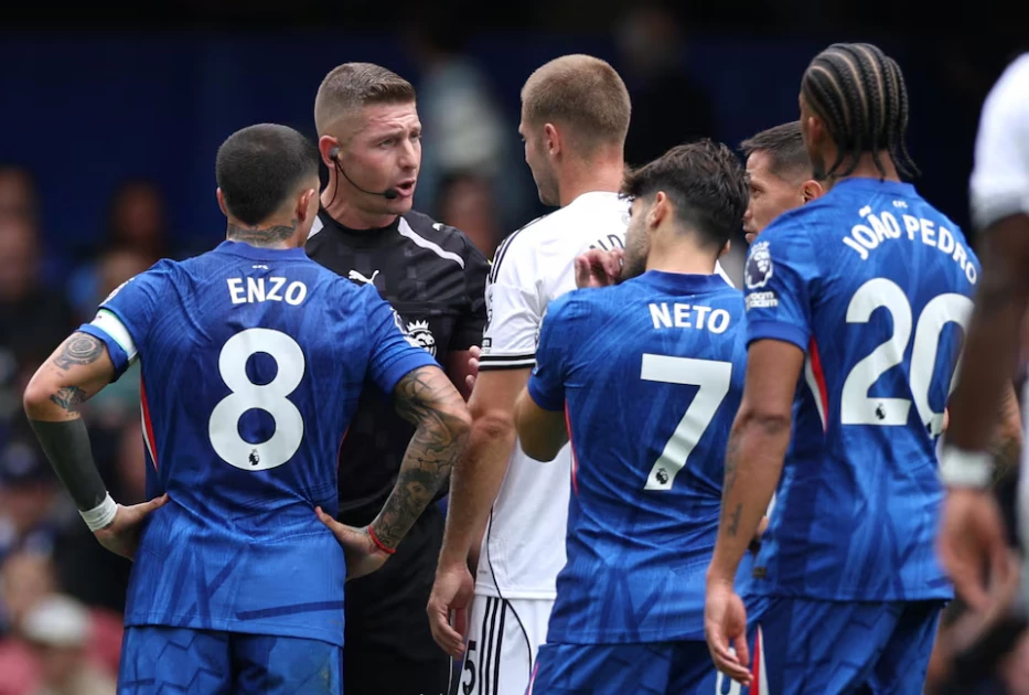 Referees chief Webb says decision to disallow Fulham's goal v Chelsea was wrong Referees chief Webb says decision to disallow Fulham's goal v Chelsea was wrong