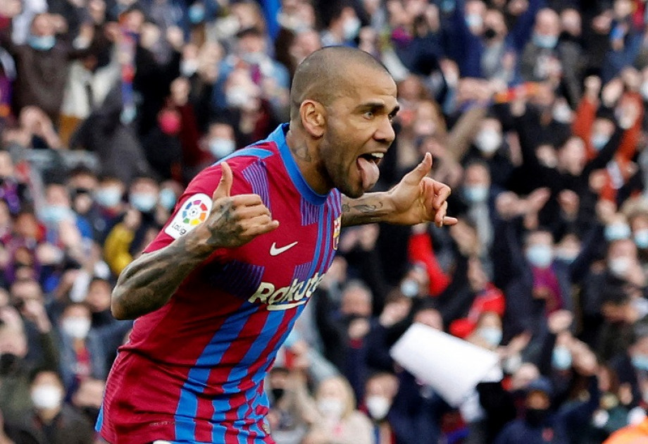 Barcelona to appeal Dani Alves' two-game suspension