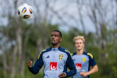 Ferdinand says 'nice guys don't win' after Isak transfer saga Ferdinand says 'nice guys don't win' after Isak transfer saga