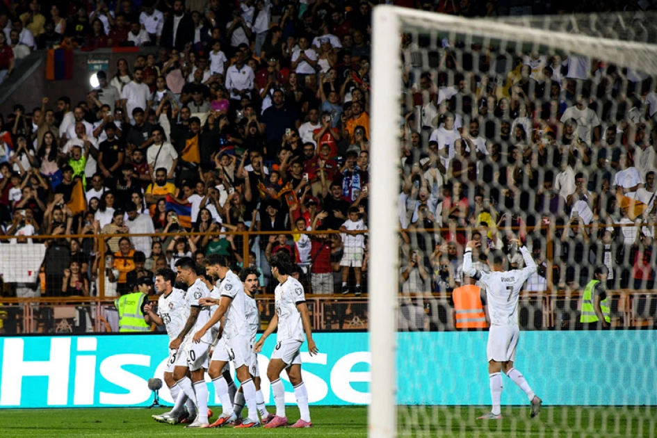 Poignant Portugal cruise, England unbeaten in World Cup qualifying Poignant Portugal cruise, England unbeaten in World Cup qualifying