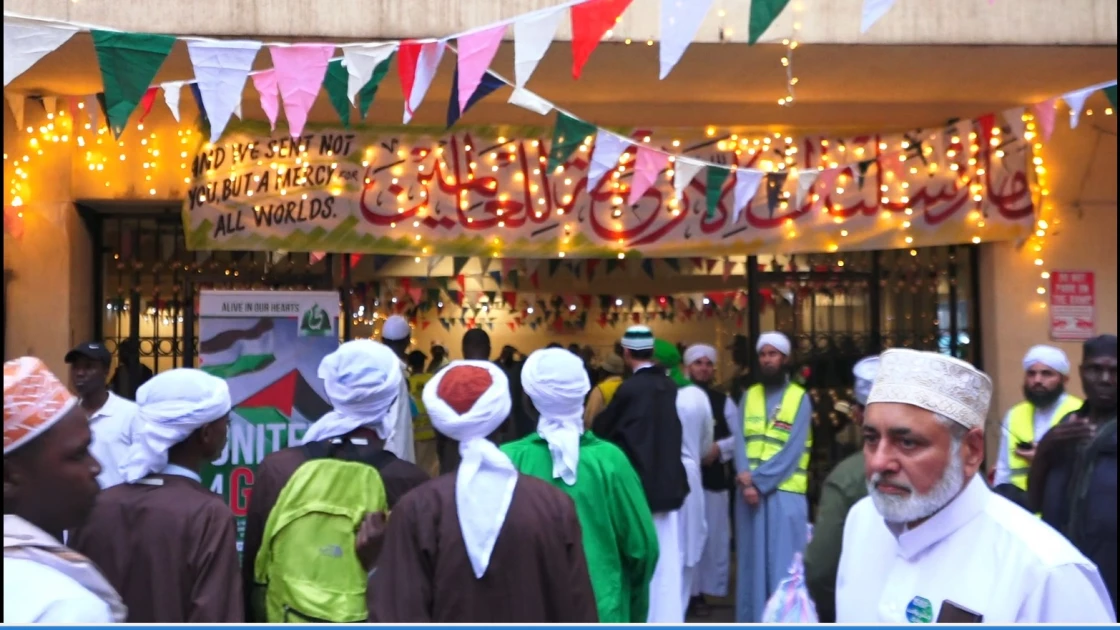 Muslims hold procession to mark Prophet Muhammad birth Muslims hold procession to mark Prophet Muhammad birth