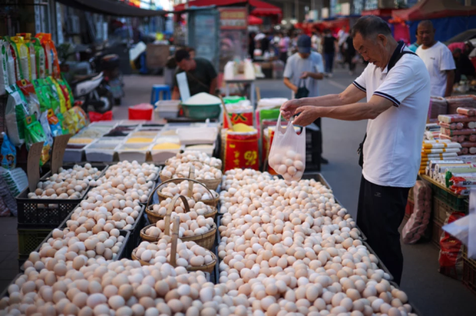 China's economy under pressure as consumer slump deepens China's economy under pressure as consumer slump deepens