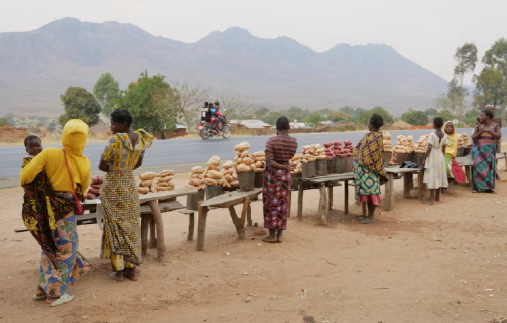 Malawi votes amid economic downturn and leadership discontent