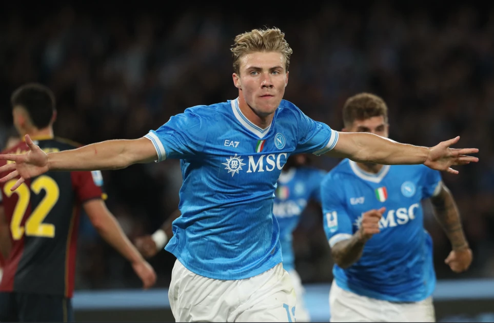 Hojlund fires Napoli past Genoa and into Serie A lead