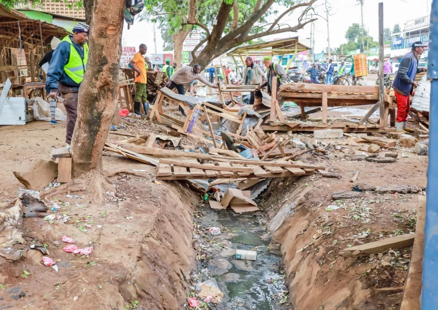 Kirinyaga County Gov’t demolishes illegal structures blocking drainage systems to curb flooding