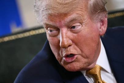 Trump threatens air traffic controllers over shutdown absences