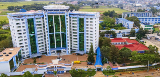 Balancing books and bonds: How campus students navigate social life and studies