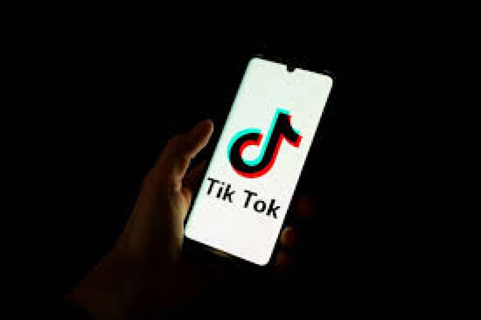 Meta and TikTok to obey Australia under-16 social media ban