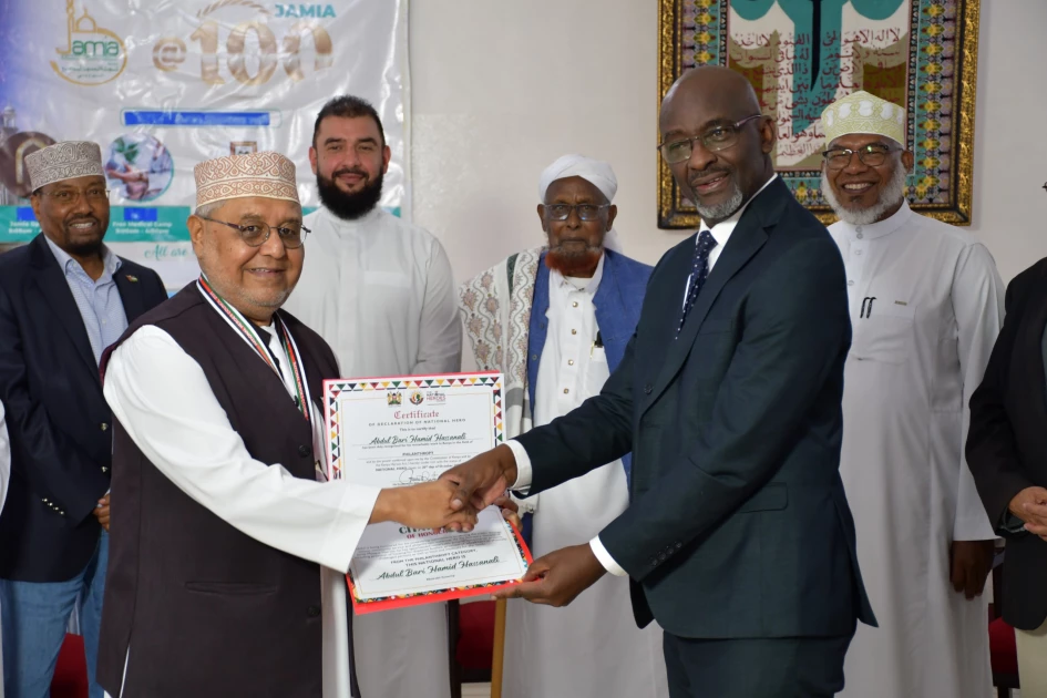 Jamia Mosque Secretary-General honoured with State award