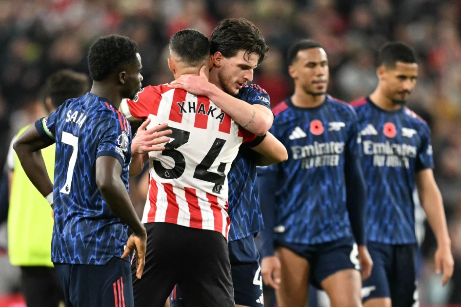 Arsenal winning run ends in Sunderland draw, De Ligt rescues Man Utd