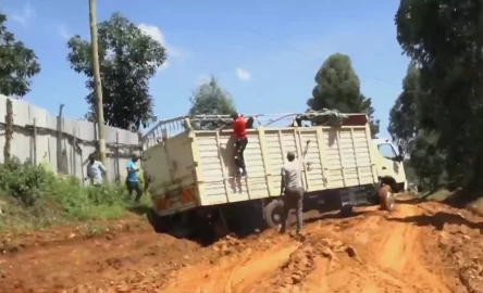 Ruto's unfulfilled promise to fix roads sparks protests in Nyamira, Bungoma
