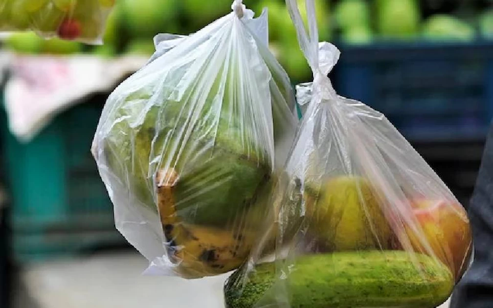 Plastic bags sneak back to markets as ban silently loses its bite