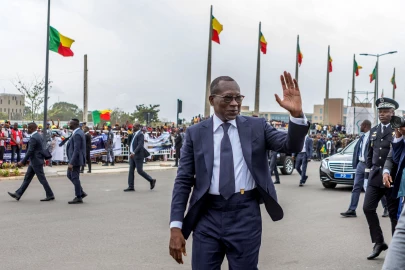 Benin presidency says still in control despite coup attempt