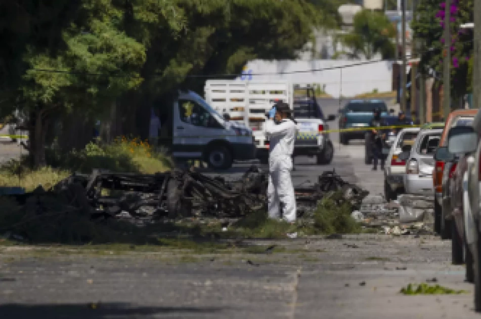 Car bomb kills five in front of Mexican police station