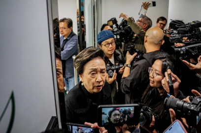 Hong Kong's oldest pro-democracy party announces dissolution