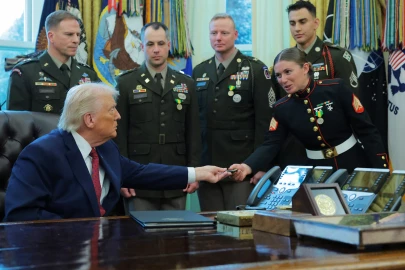 Colombian policemen killed in bombing as guerrilla group amplifies attacks