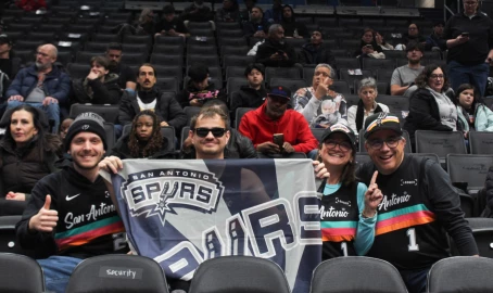 Spurs extend domination of NBA-best Thunder