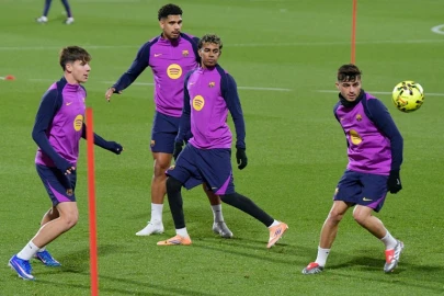 Barcelona's Araujo returns to training after weeks out