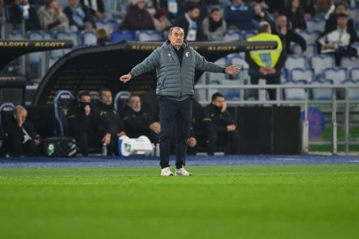 Lazio coach Sarri has surgery for irregular heartbeat