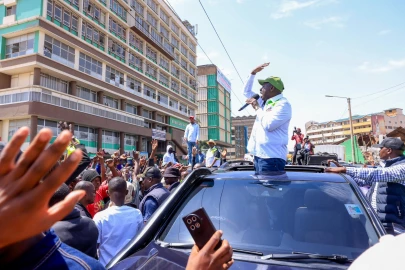 Chaos in Nyeri as rival groups clash ahead of Gachagua's rally