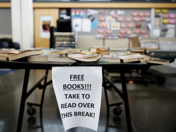 How to share books with children to help them love reading