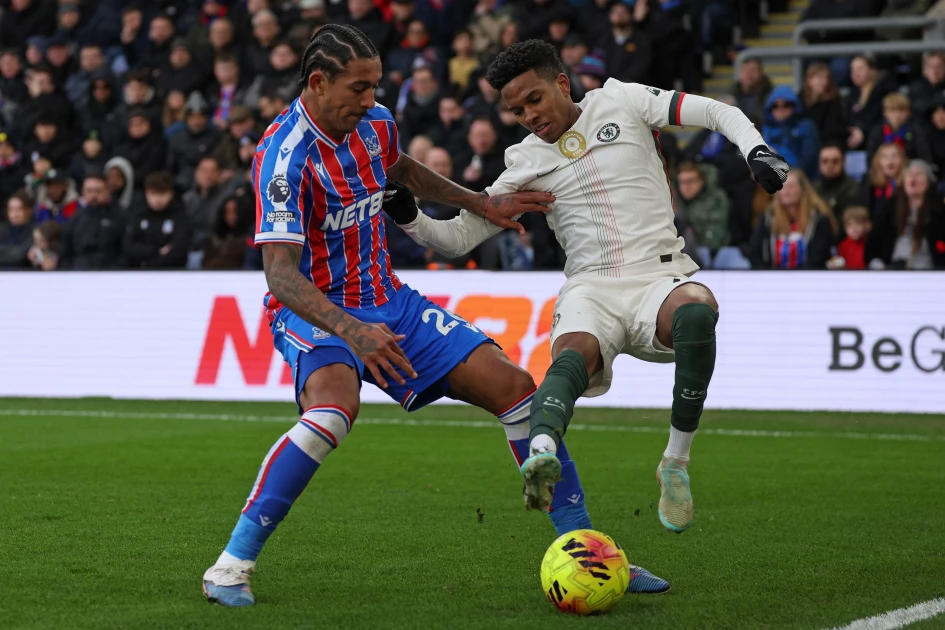 Aston Villa beat Newcastle to stay in title hunt, Chelsea climb into top four