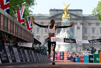 Kenya's defending champion Sawe headlines London Marathon men's field