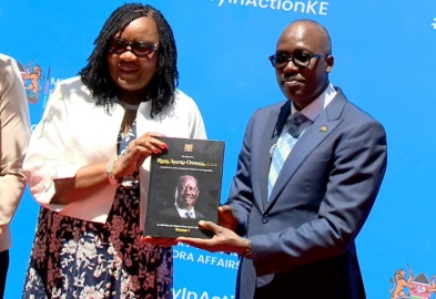 Gov’t hands over global condolence books for Raila to Ida Odinga