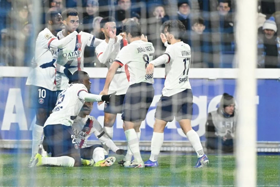 PSG beat Strasbourg after Hakimi red to retake top spot in Ligue 1