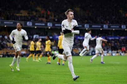 Rosenior hails 'unstoppable' Palmer after treble tames Wolves