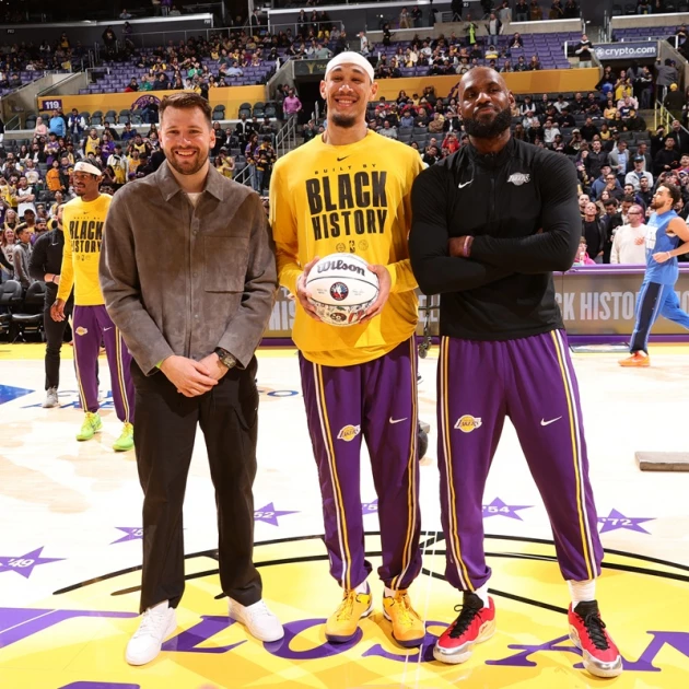 LeBron still unclear on NBA future: 'I have no idea'