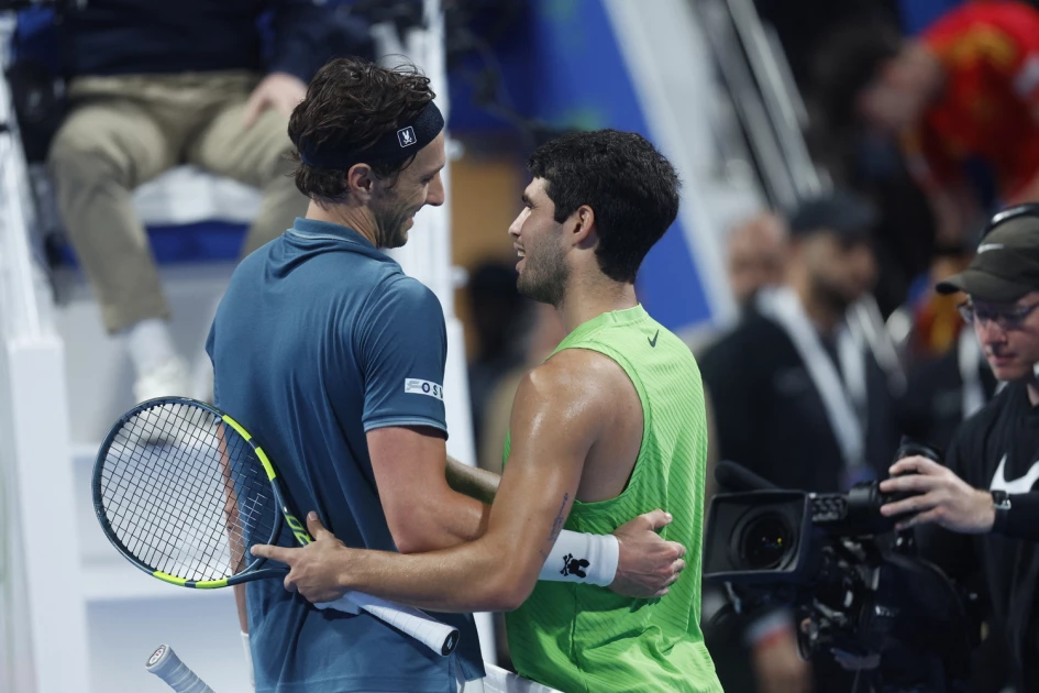 Alcaraz battles into second round of Qatar Open