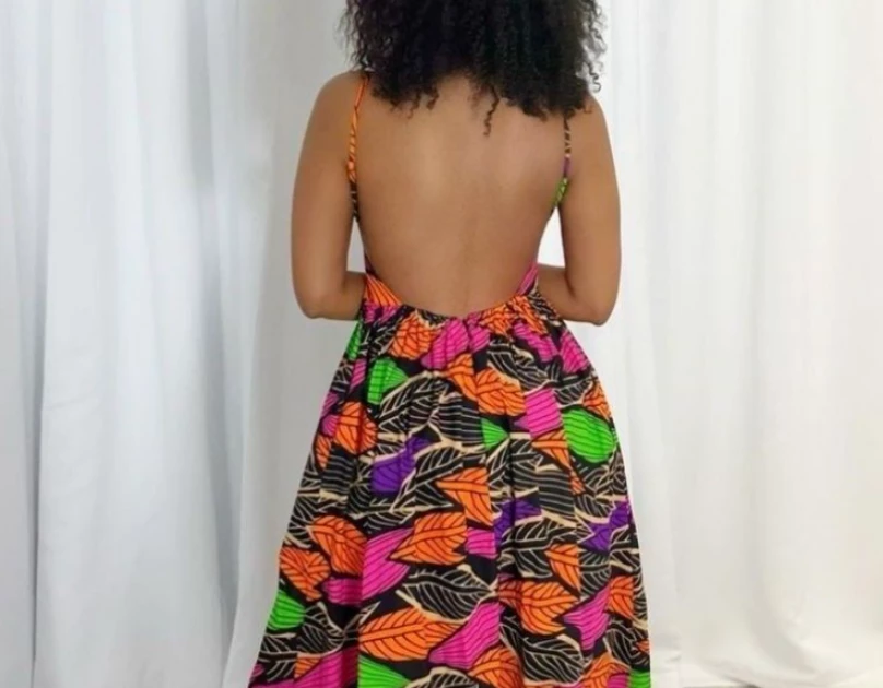 The rise and slow fade of the backless dera craze