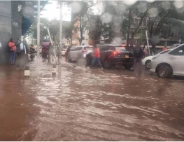 Rains turning Nairobi CBD streets into rivers