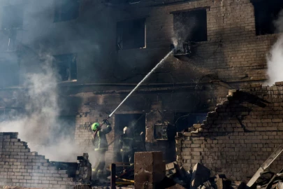 Four killed in Russian air attack on Ukraine