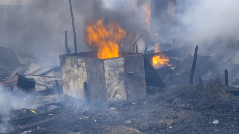 Traders decry losses as fire razes stalls at Toi Market 