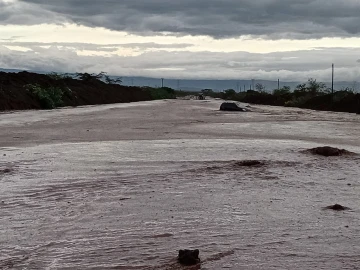 KeNHA warns motorists on flooding along Mai Mahiu–Suswa–Narok Road