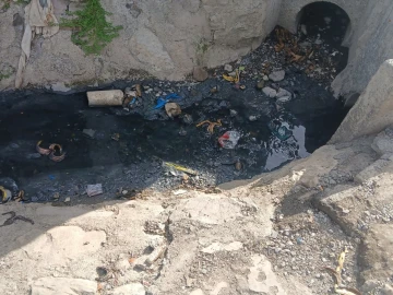  Residents in Eastleigh decry sewage and dumping crisis   