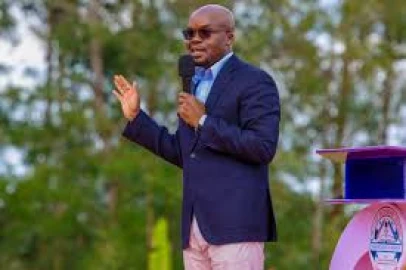 Omollo urges leaders to uphold peace, avoid incitement as he addresses mourners in Seme