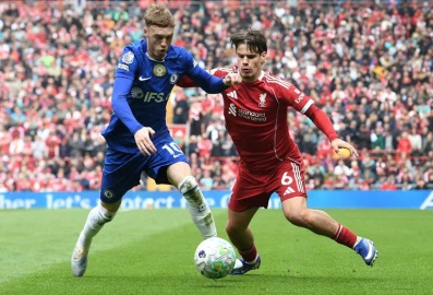 Liverpool limp towards Champions League with Chelsea draw