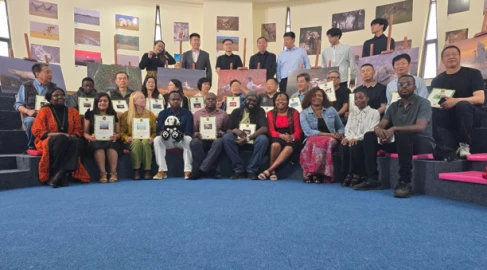 China, Kenya photographers launch wildlife exhibition to deepen cultural ties